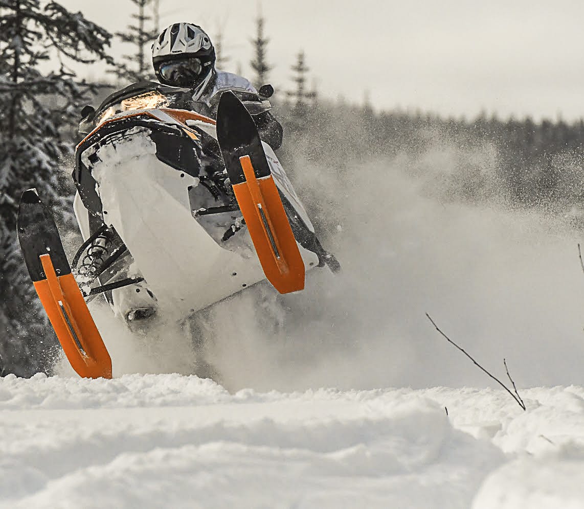 2017 Ski-Doo Summit 850 E-TEC 154 Test